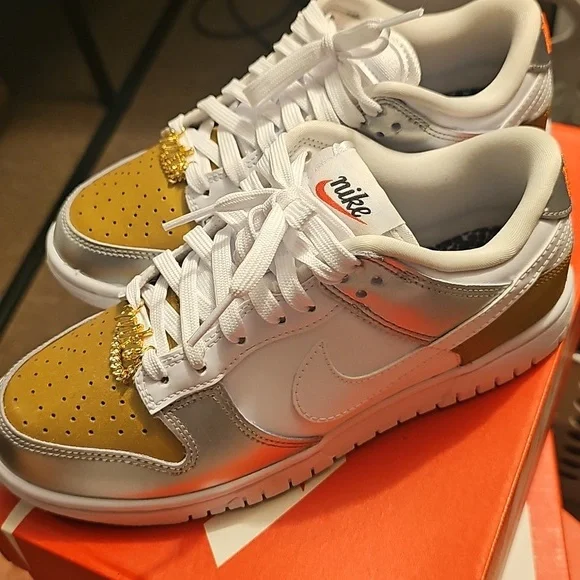 Nike Sneakers - Picture 3 of 5